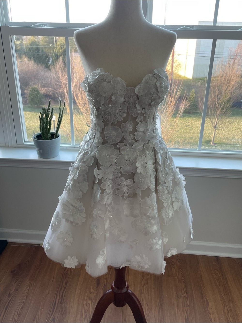 White Floral Sparkly Strapless Mini Wedding Dress 3D Flowers Beading